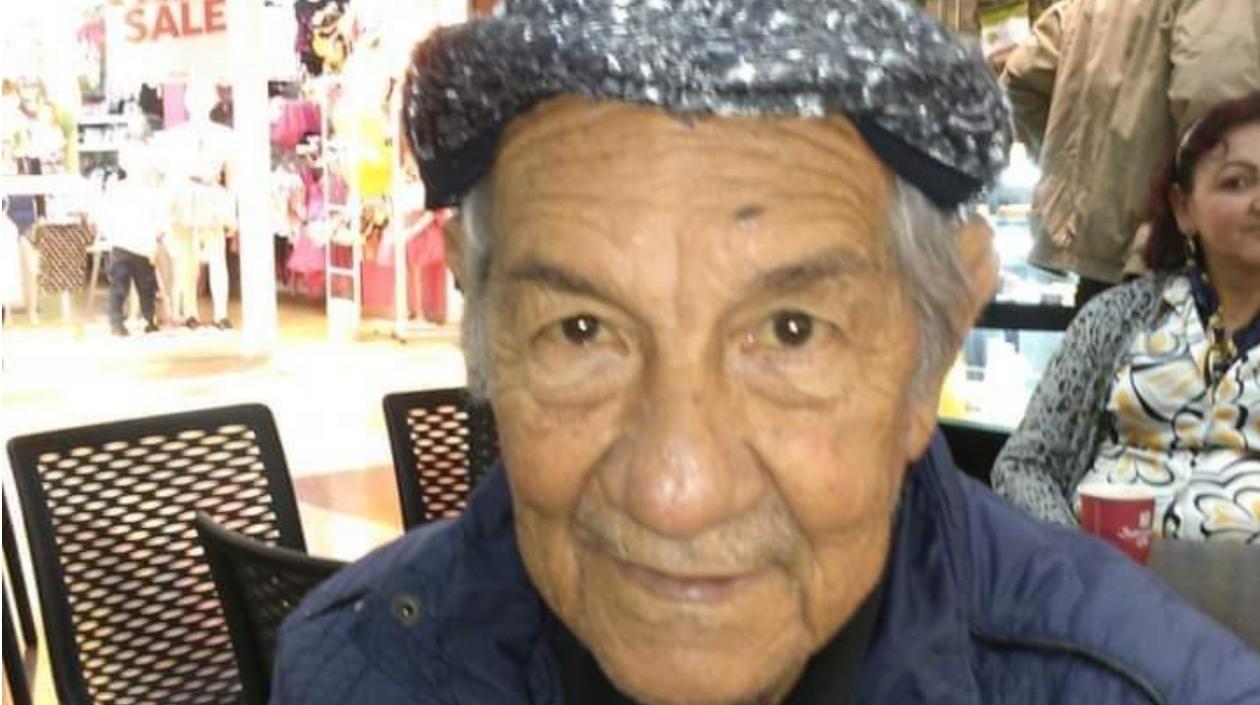 Alfonso 'Poncho' Castro, locutor fallecido, en un foto publicada por el periodista Enrique Camargo.
