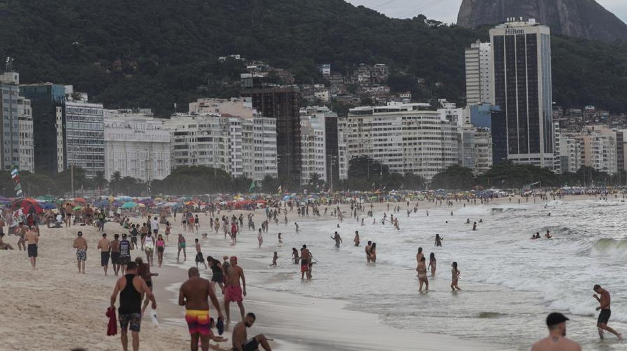 Vista de la playa de Copacabana en Río de Janeiro (Brasil).