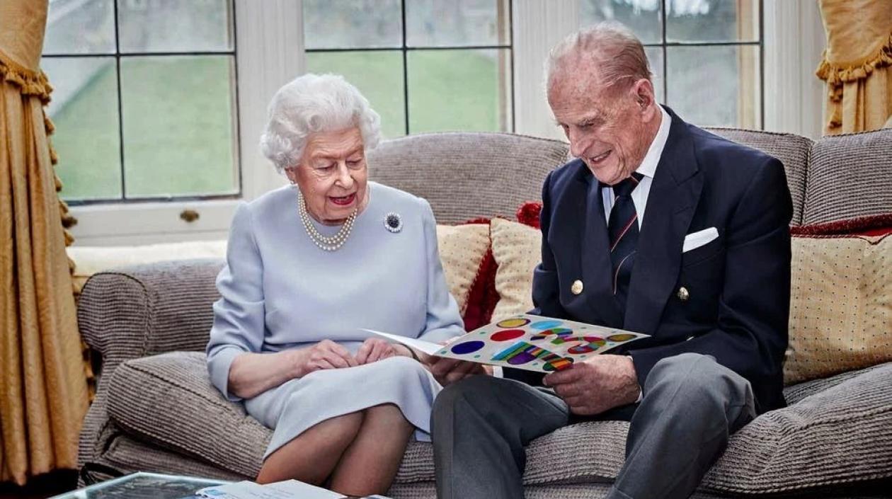 La Reina Isabel y su esposo, el príncipe Felipe, en una foto reciente.