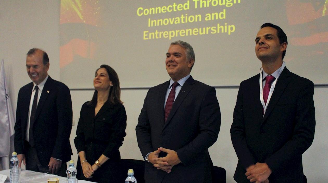 El presidente de Colombia, Iván Duque (2d), puso hoy en marcha la oficina de innovación colombiana en Jerusalén.