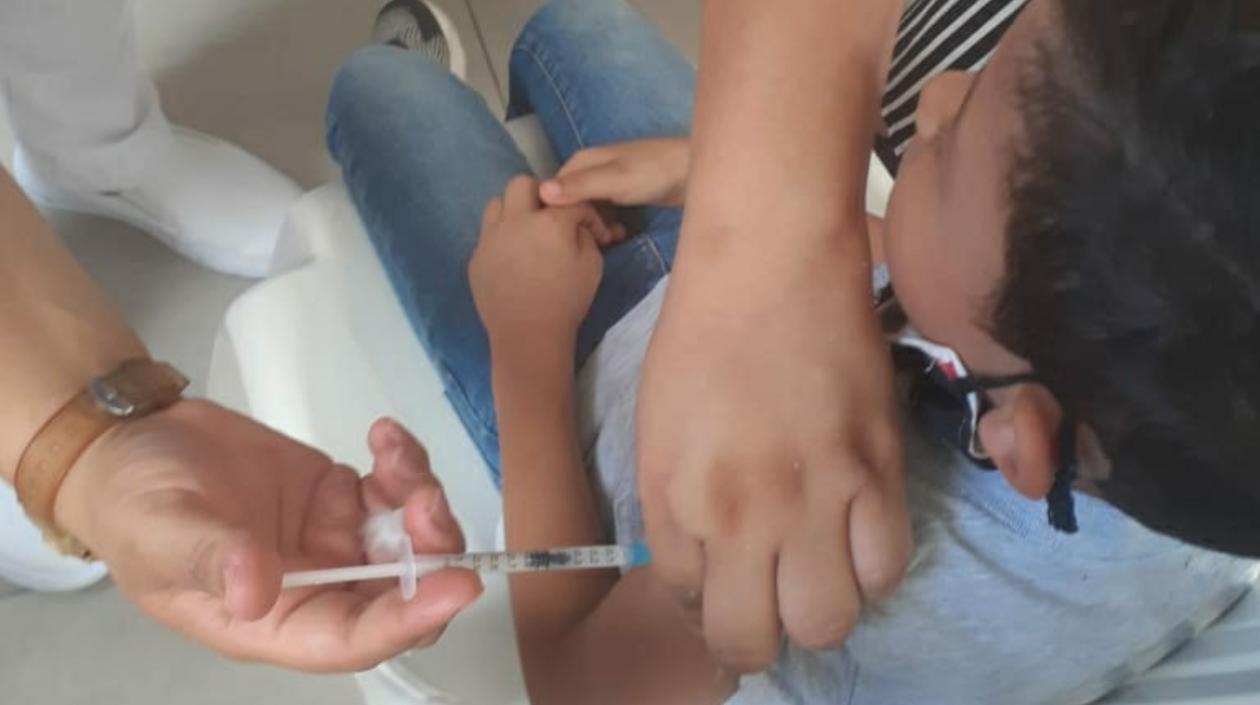 Vacunación de niños. 