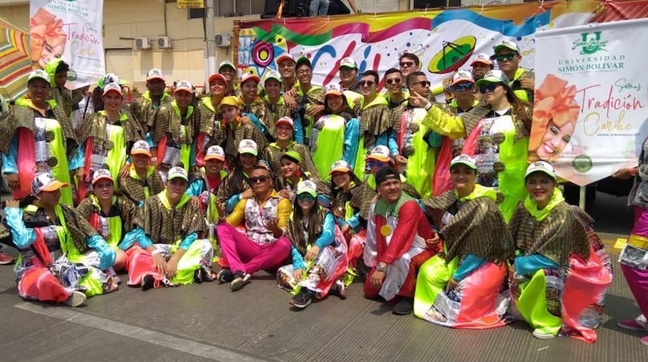 La comparsa Chiva Periodística debutó en 1996 en el Carnaval de Barranquilla.