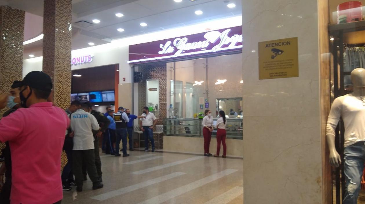 Joyería asaltada al interior del Centro Comercial Portal del Prado.