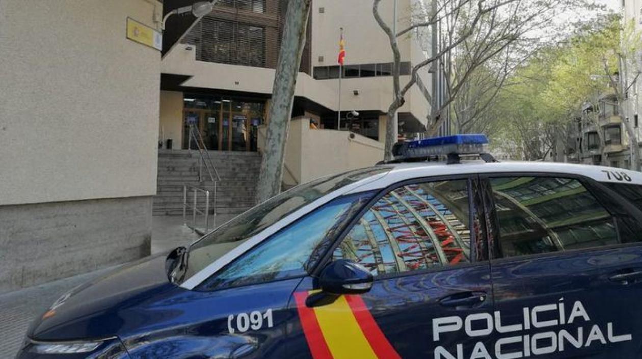  Policía de España.