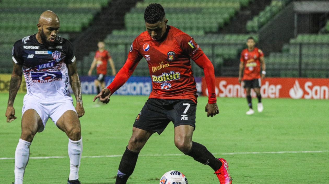 Caracas FC pierde a dos jugadores a minutos del partido con Junior