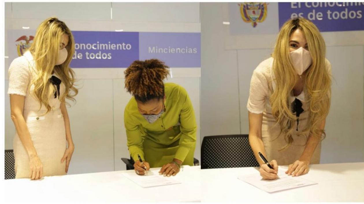 La ministra de Ciencia, Mabel Torres, toma juramento a la abogada Ana María Aljure en el cargo de viceministra.