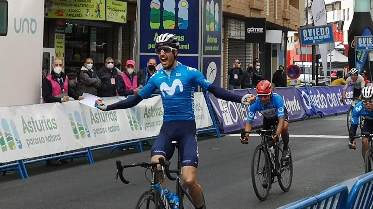 Héctor Carretero gana la etapa seguido de los colombianos Nairo Quintana y Einer Rubio. 
