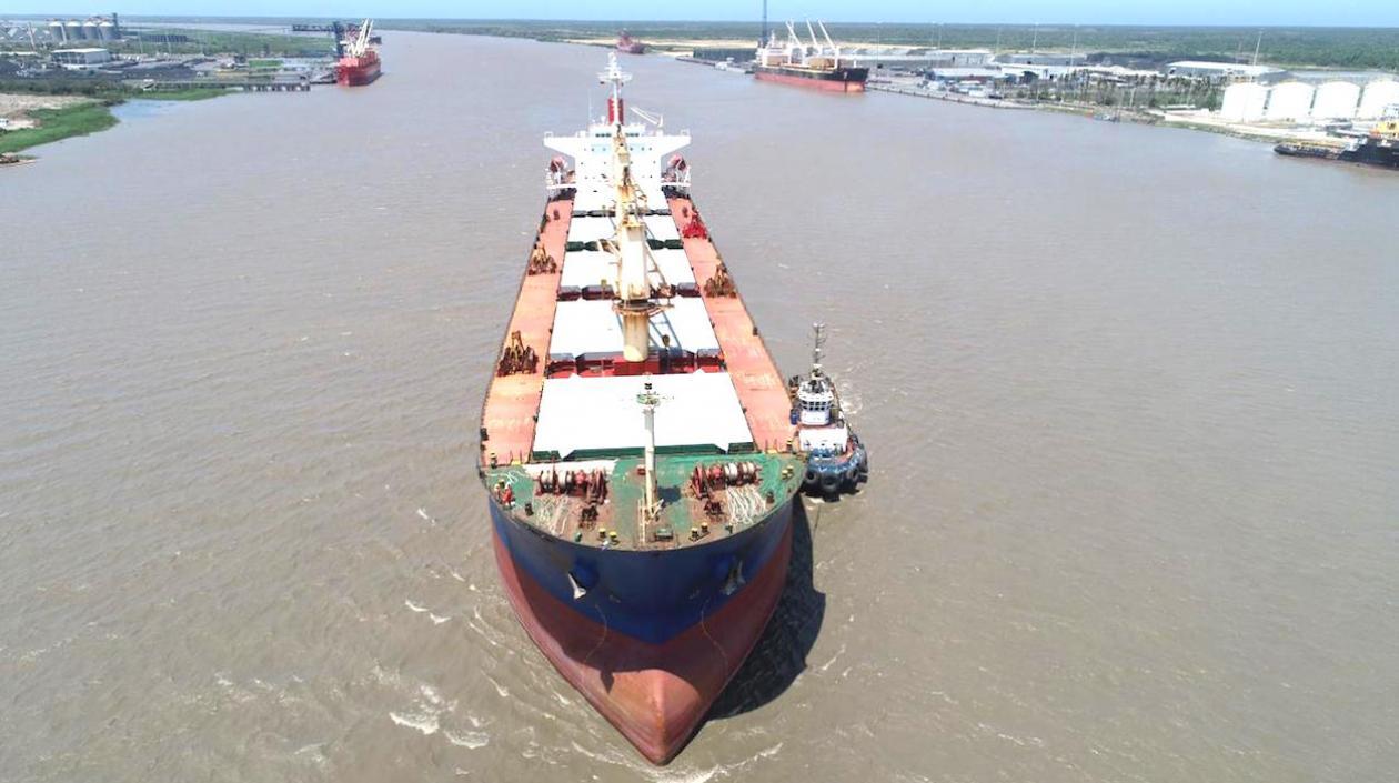 El puerto de Barranquilla sigue con las restricciones de calado.
