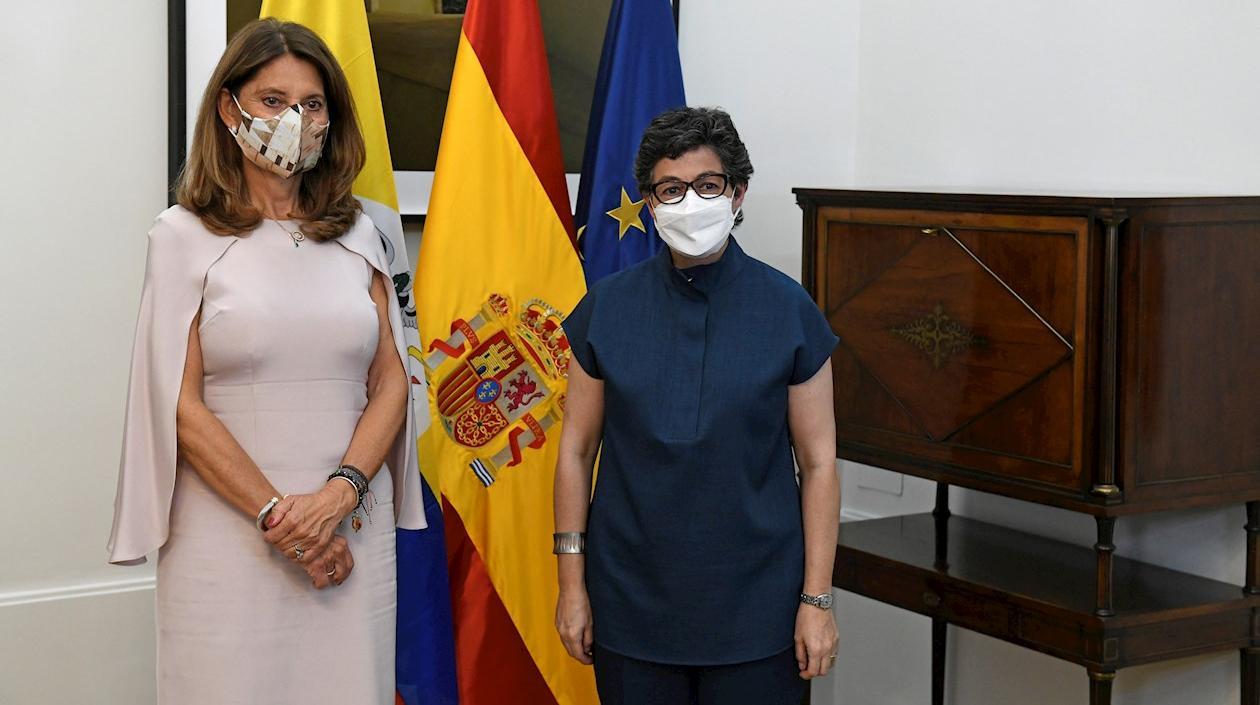 La Canciller Ramírez y la ministra española Arancha González.
