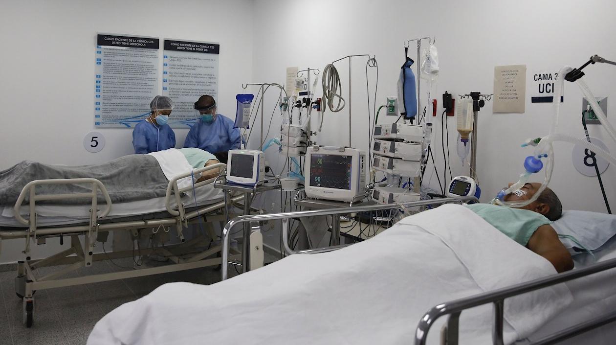 Unidad de cuidados intensivos de enfermos de Covid-19 en una clínica en Colombia.