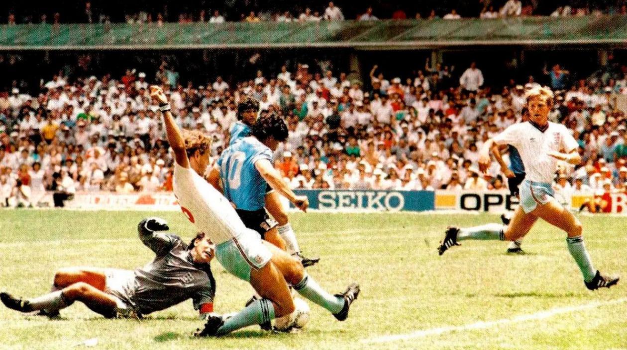 Acción del gol de Diego Maradona. 