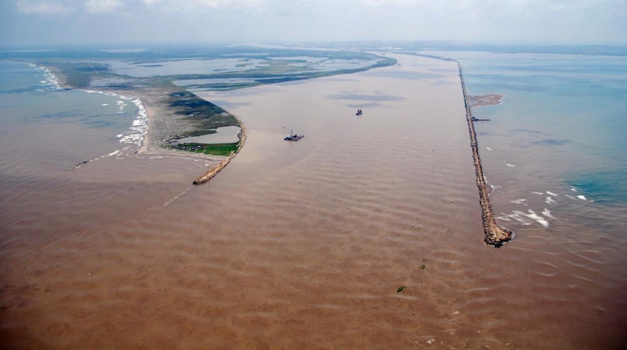 Bocas de Ceniza, el sector más crítico del canal de acceso.