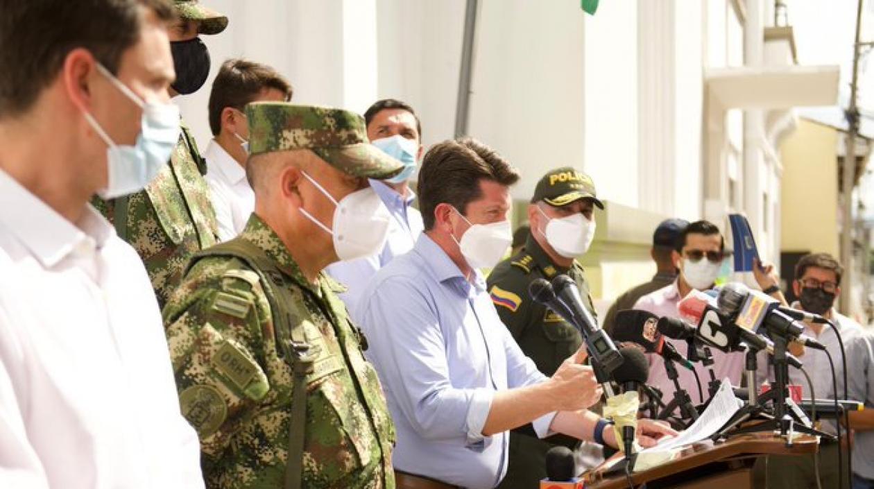 Diego Molano, ministro de Defensa, dio a conocer detalles del operativo.