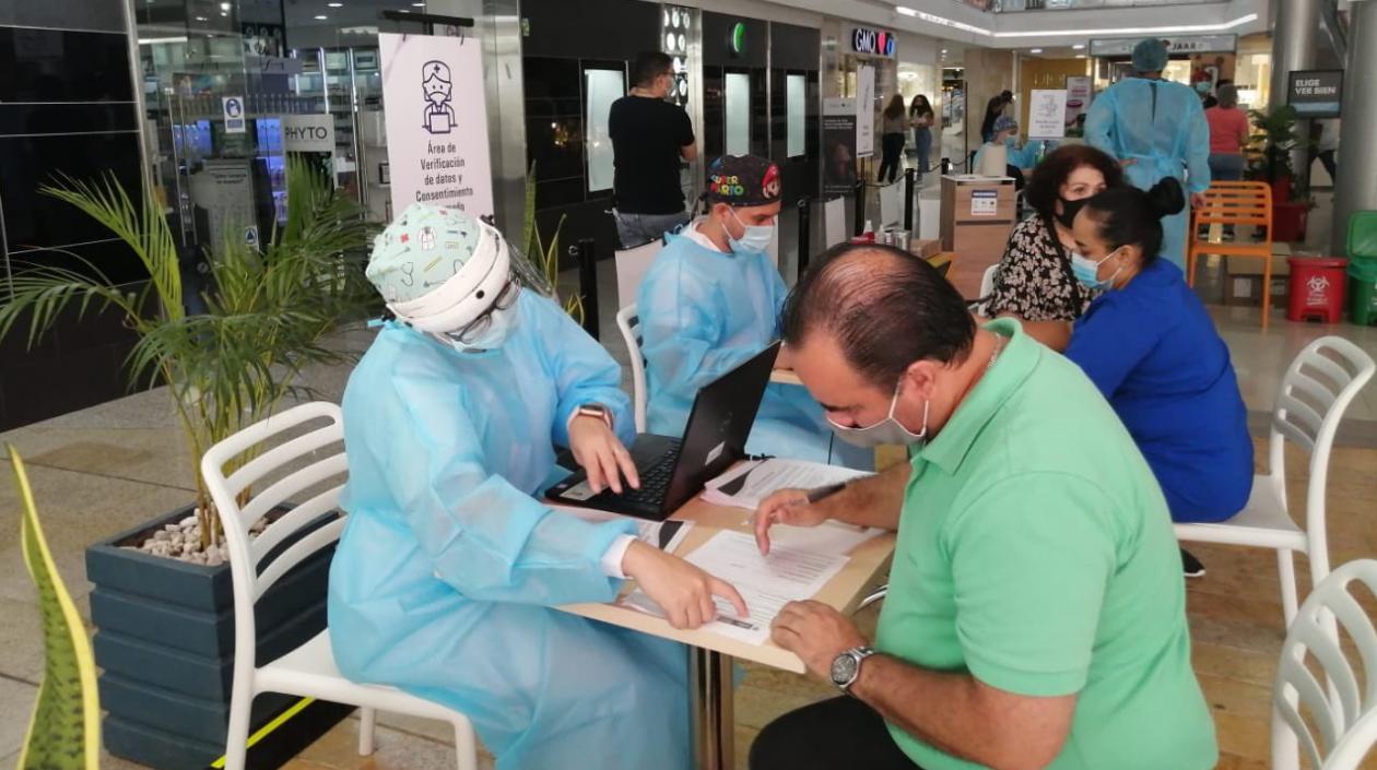 Vacunación contra el Covid-19 sigue en Barranquilla.