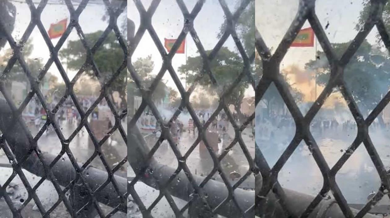 Disturbios de la calle 17 visto desde la tanqueta del Esmad. 