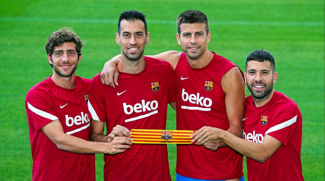 Sergio Busquets y Gerard Piqué son los capitanes principales del Barcelona. 