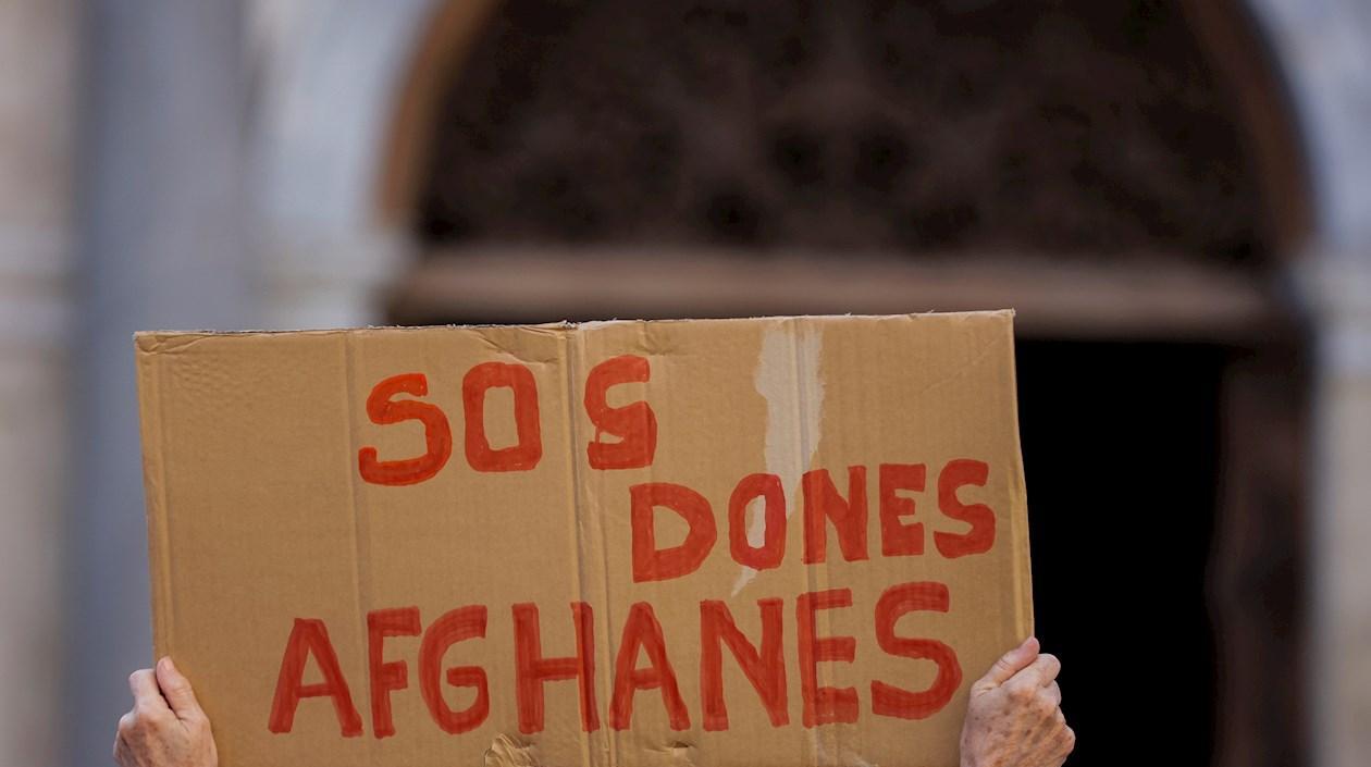La activista y exalcaldesa afgana Zarifa Ghafari protestó.
