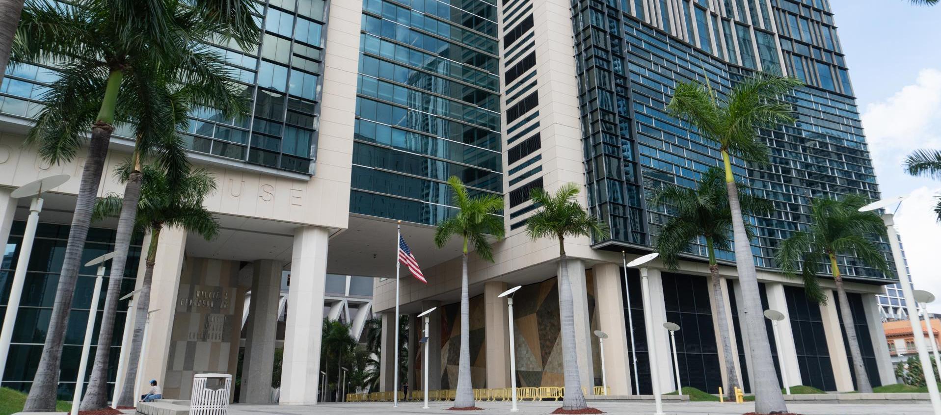 Vista exterior del Palacio de Justicia de Wilkie D. Ferguson en Miami, Estados Unidos, donde se juzga el caso de Alex Saab.