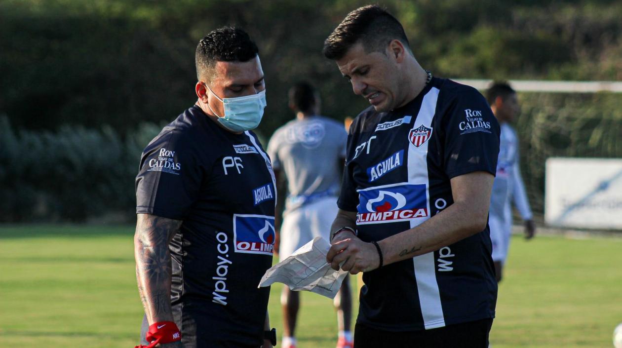 Cristian Juliao conversa con Juan Cruz Real. 