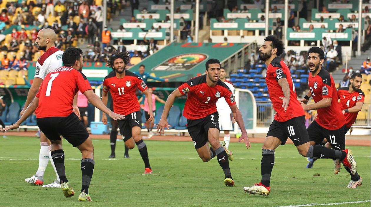 Mohamed Salah corre a celebrar el gol de la clasificación. 