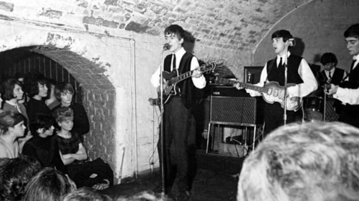 Hallan fotografías de los Beatles tocando en The Cavern, un viejo bar de  Liverpool | ZONA CERO