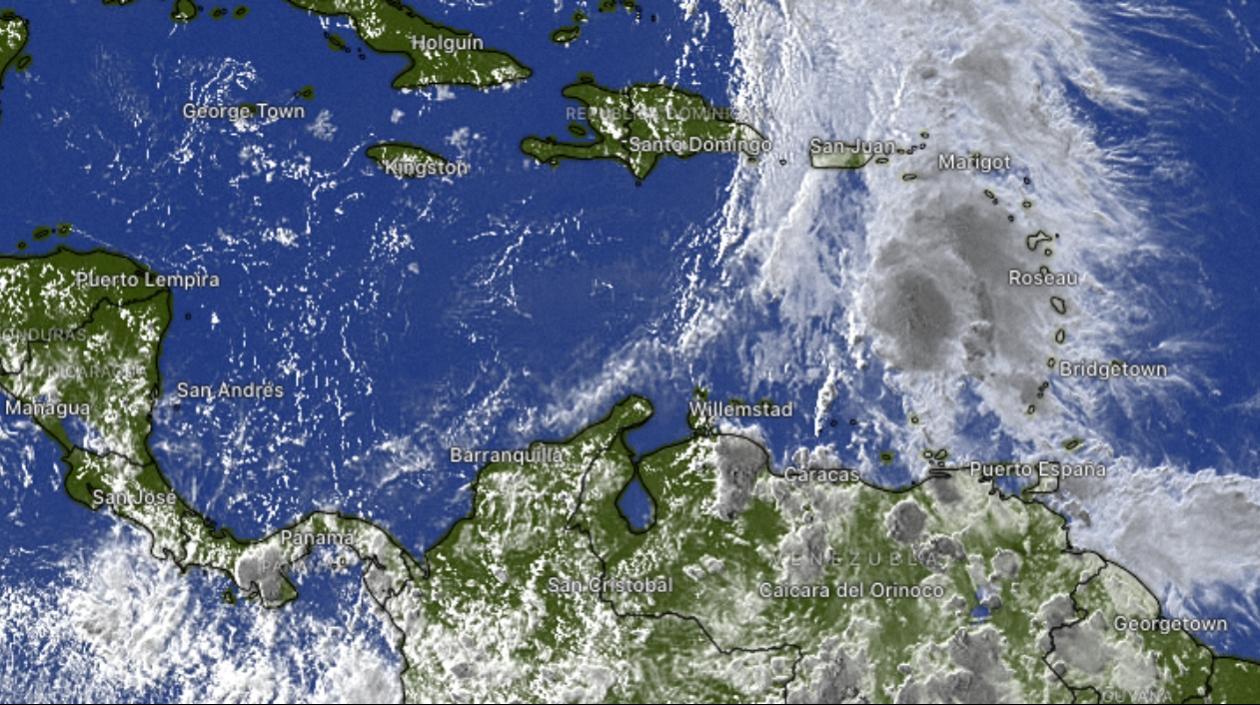 Aspecto del Mar Caribe y la onda tropical que está ingresando al Mar Caribe. 