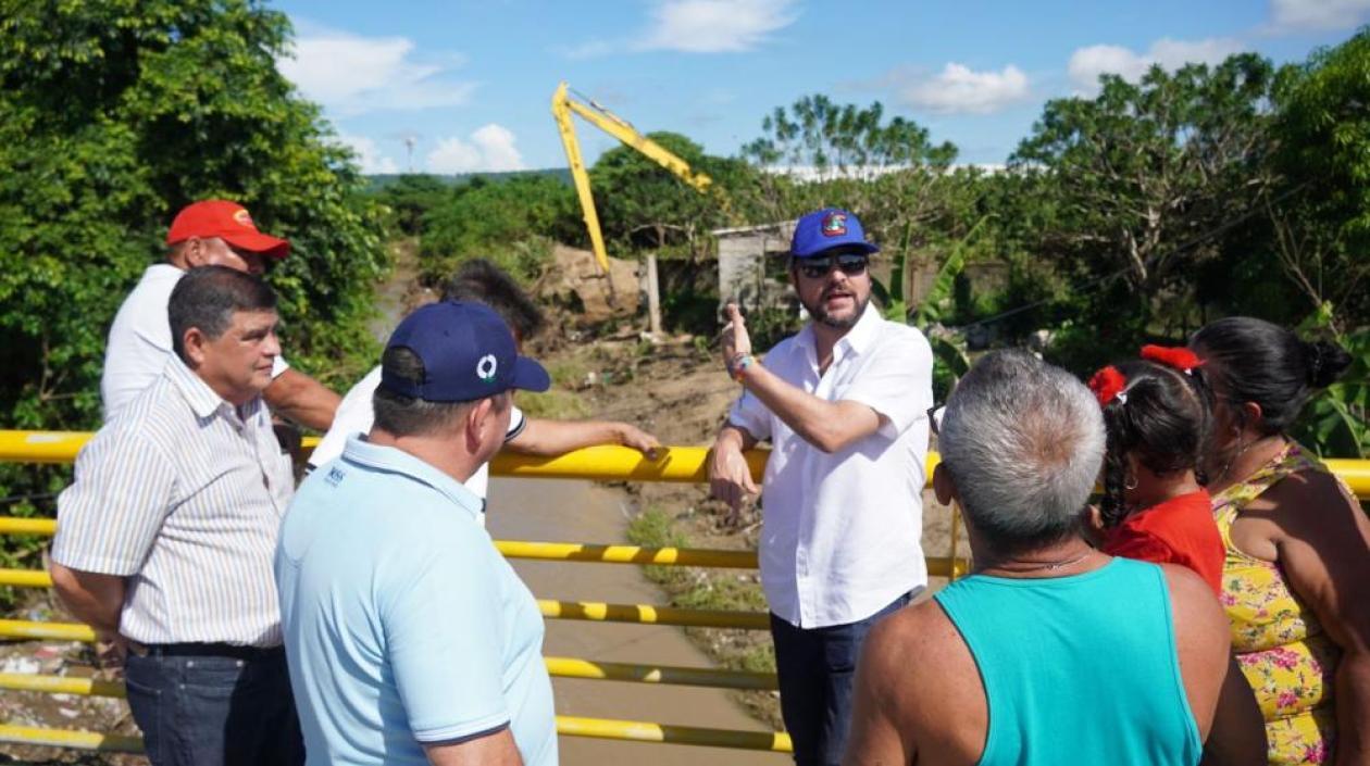 El alcalde Pumarejo inspeccionó la limpieza de arroyos en sectores vulnerables.