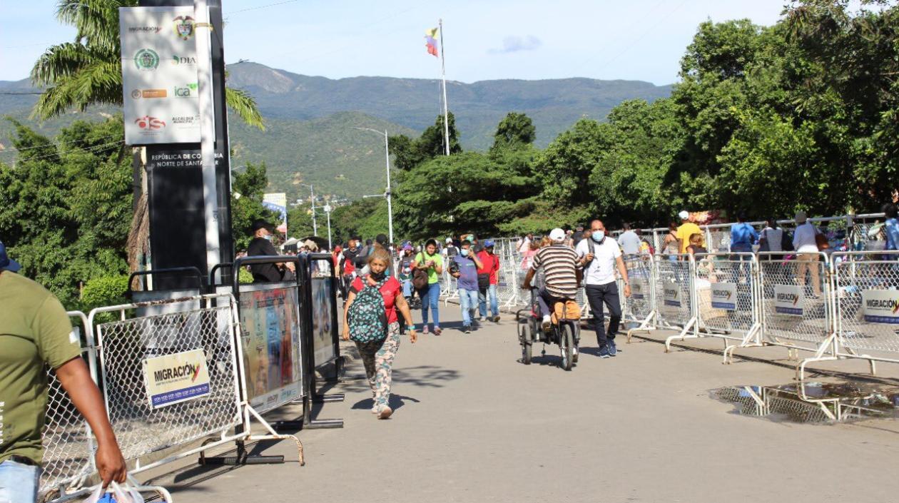 Puente fronterizo de Colombia con Venezuela. 