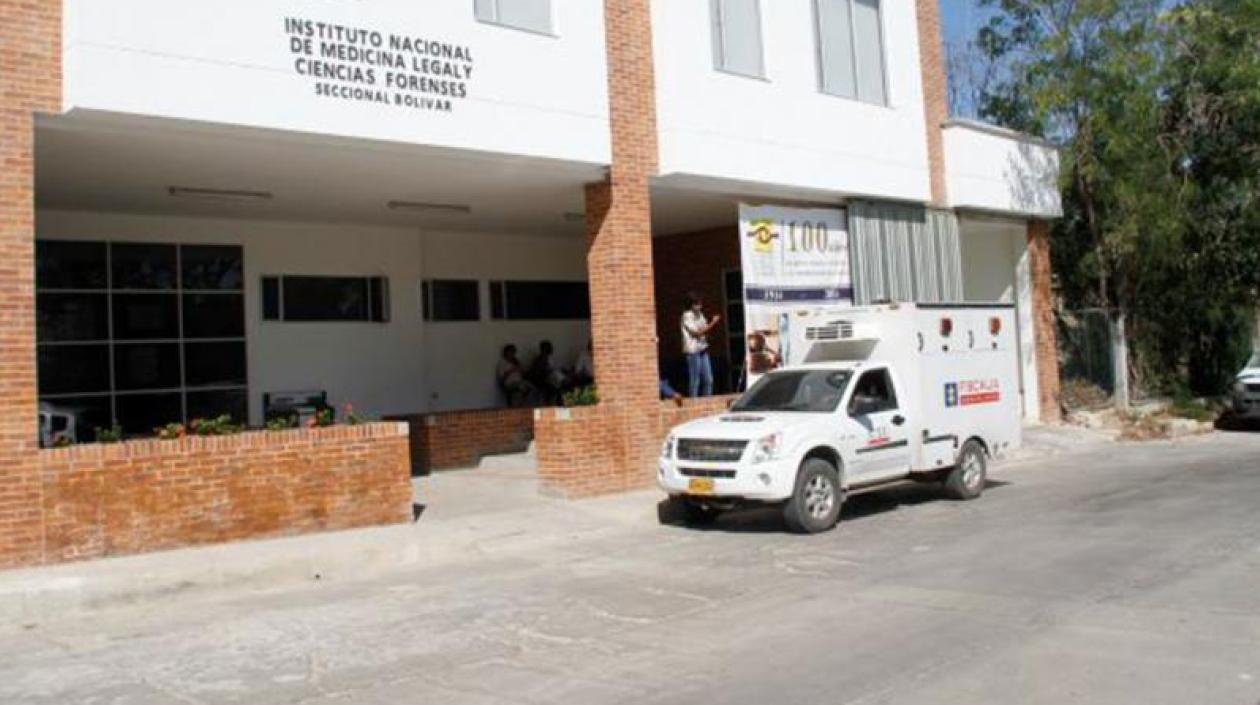 Las cuatro víctimas fueron llevadas a Medicina Legal, en Cartagena. 