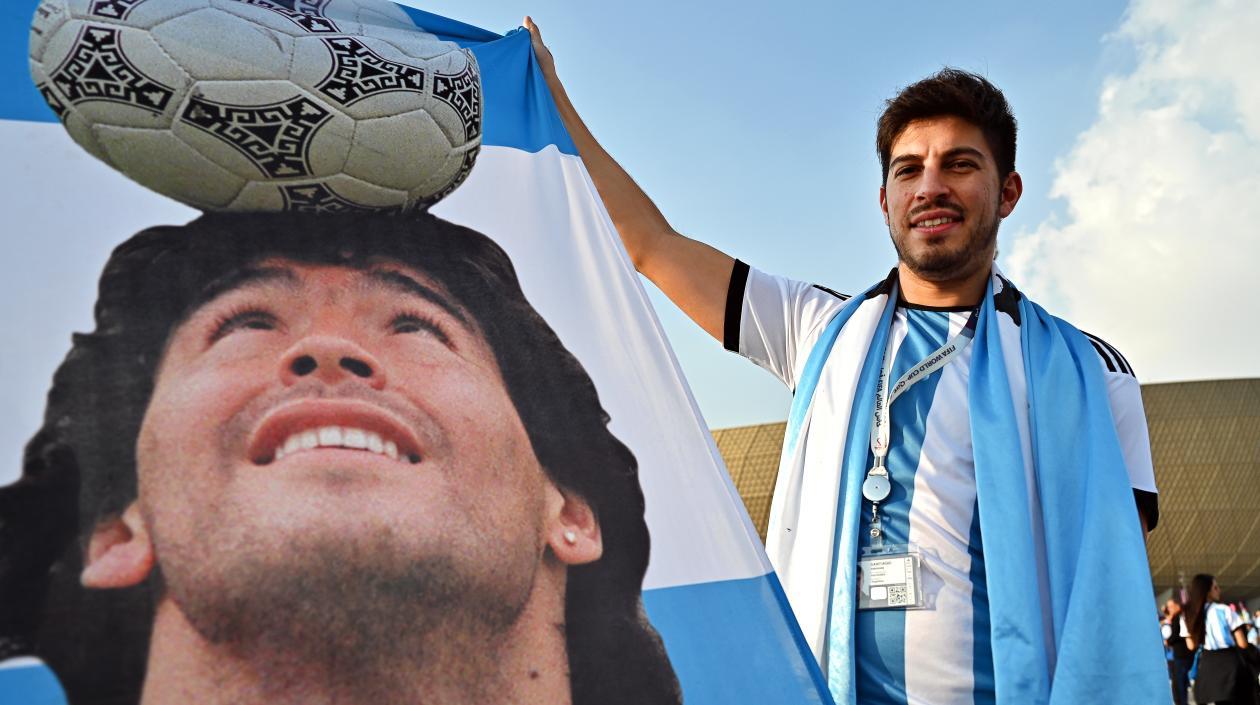 Diego Maradona sigue vivo en el corazón de los hinchas argentinos.