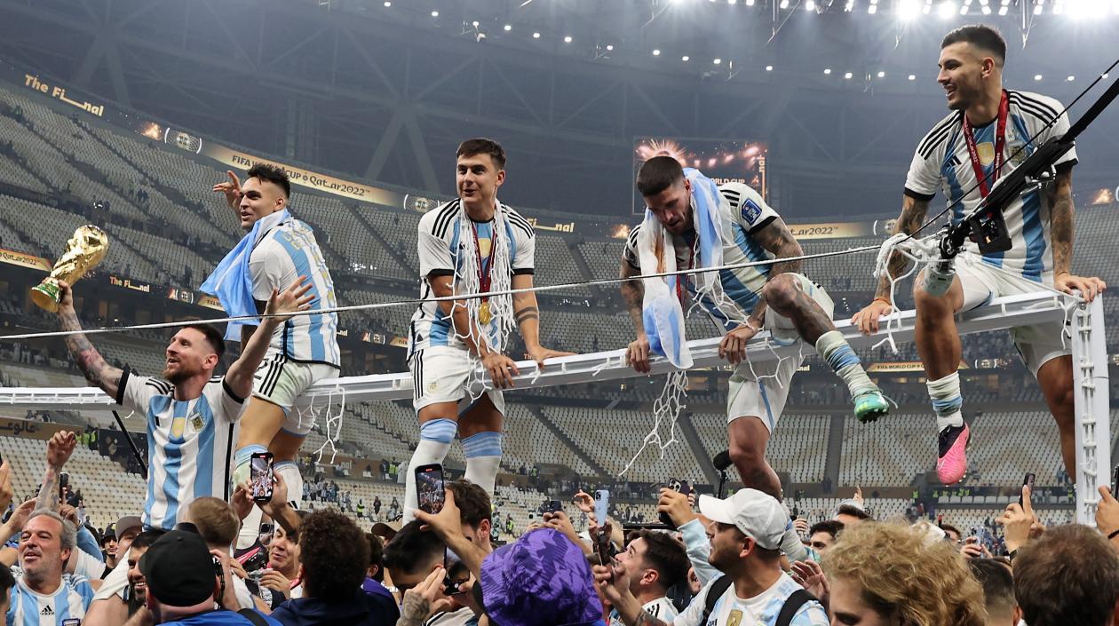 El festejo de los jugadores argentinos en el estadio de Lusail.