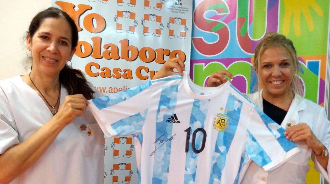 Camiseta donada por Lionel Messi. 