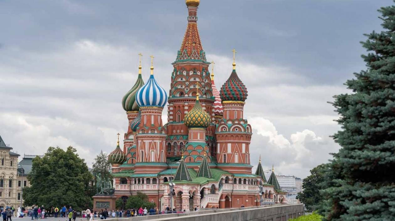 Conjunto de edificios del Kremlin en Moscú, Rusia. 