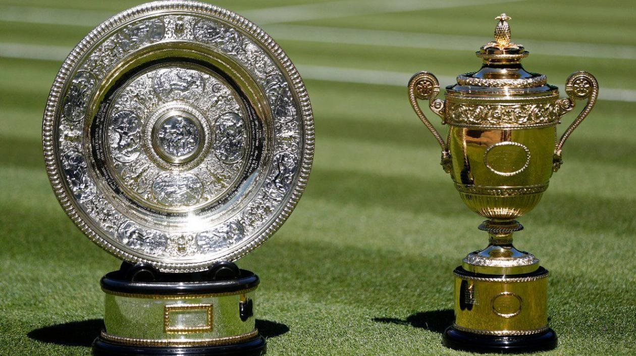 Trofeos de campeón de Wimbledon. 