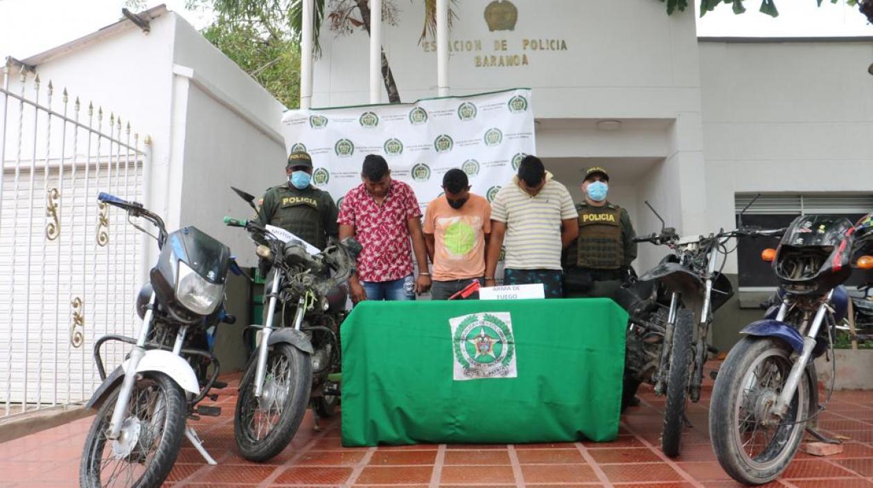 Venezolanos capturados y motocicletas recuperadas.