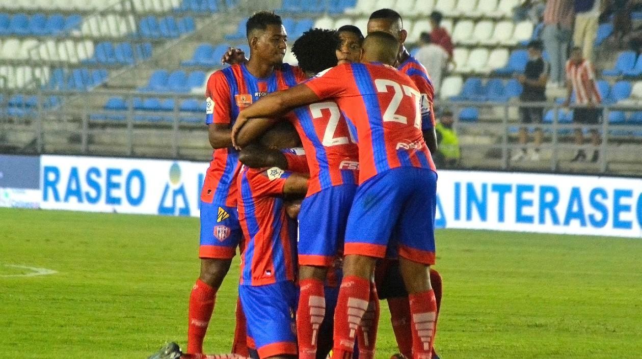 Jugadores del Unión Magdalena celebran un gol. 