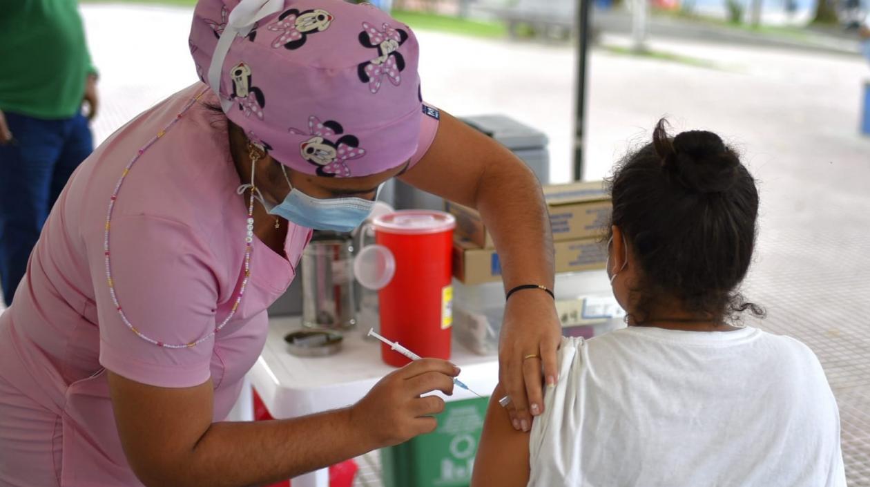 Vacunación en el parque de Los Andes en Barranquilla.
