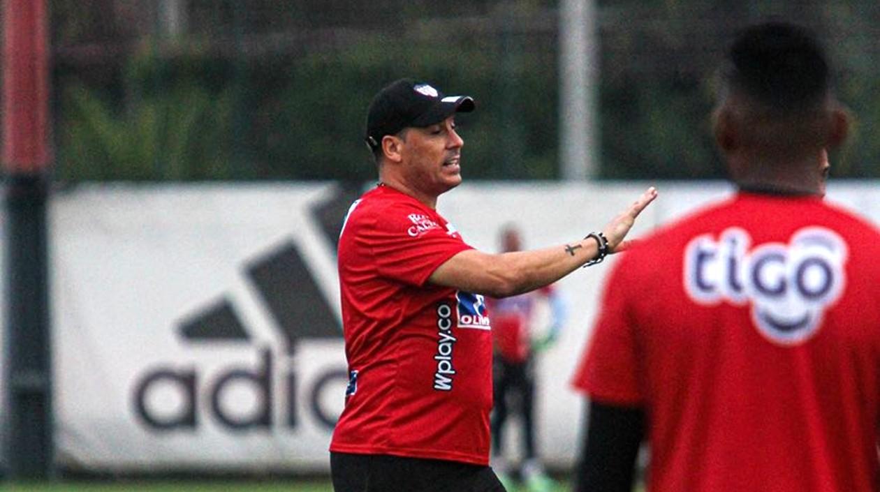 Juan Cruz Real, entrenador de Junior. 