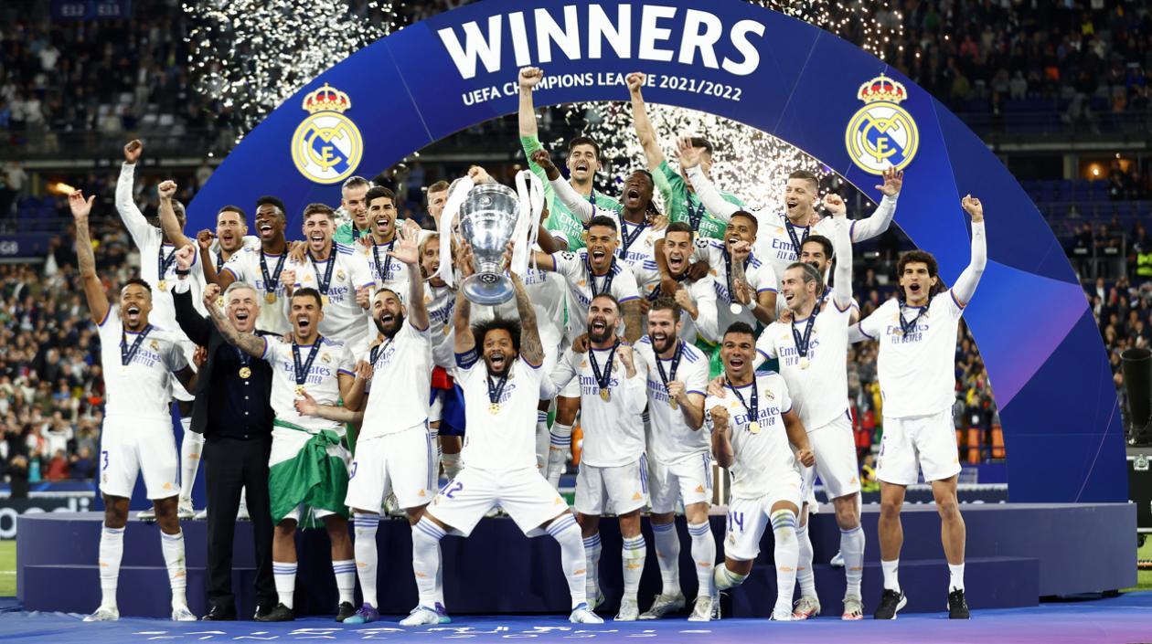 Jugadores del Real Madrid celebran tras ganar la  'Champions'.