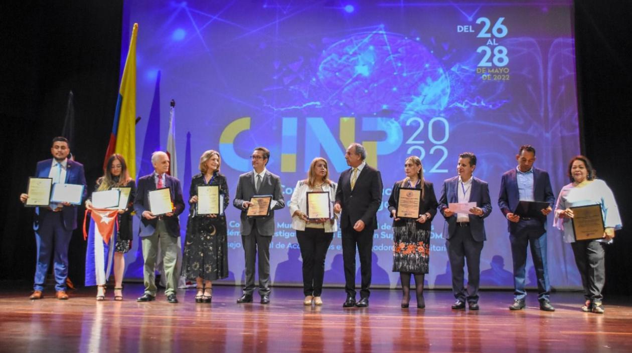 Los galardonados por el Consejo Mundial de Académicos e Investigadores Universitarios para América Latina, Comau.