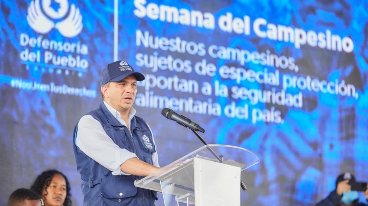 Defensor del Pueblo, Carlos Camargo.