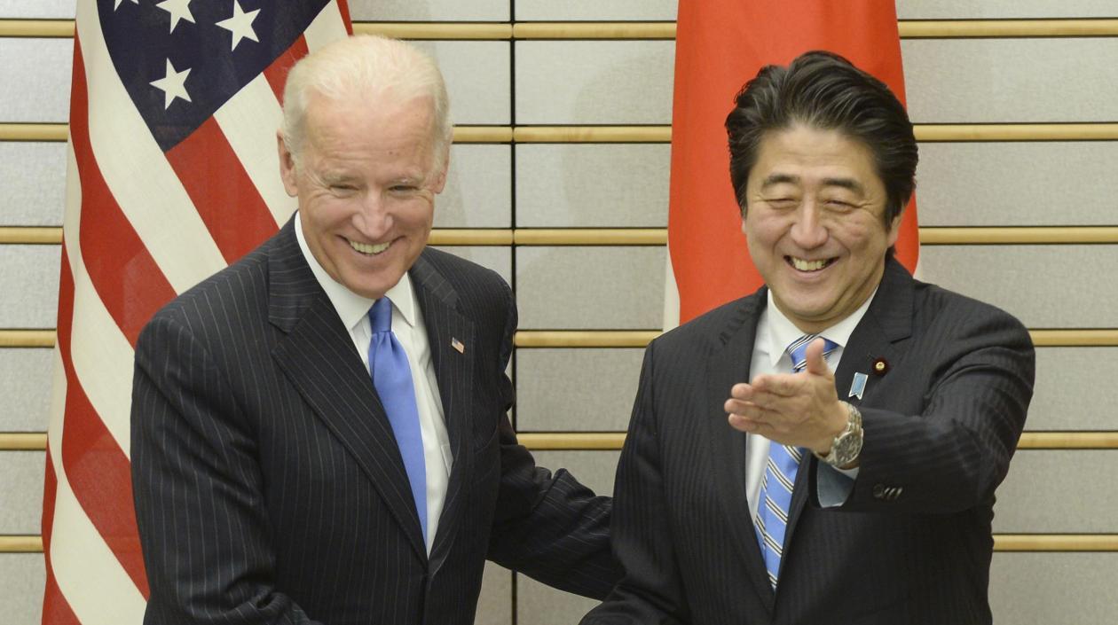 Joe Biden y Shinzo Abe. 