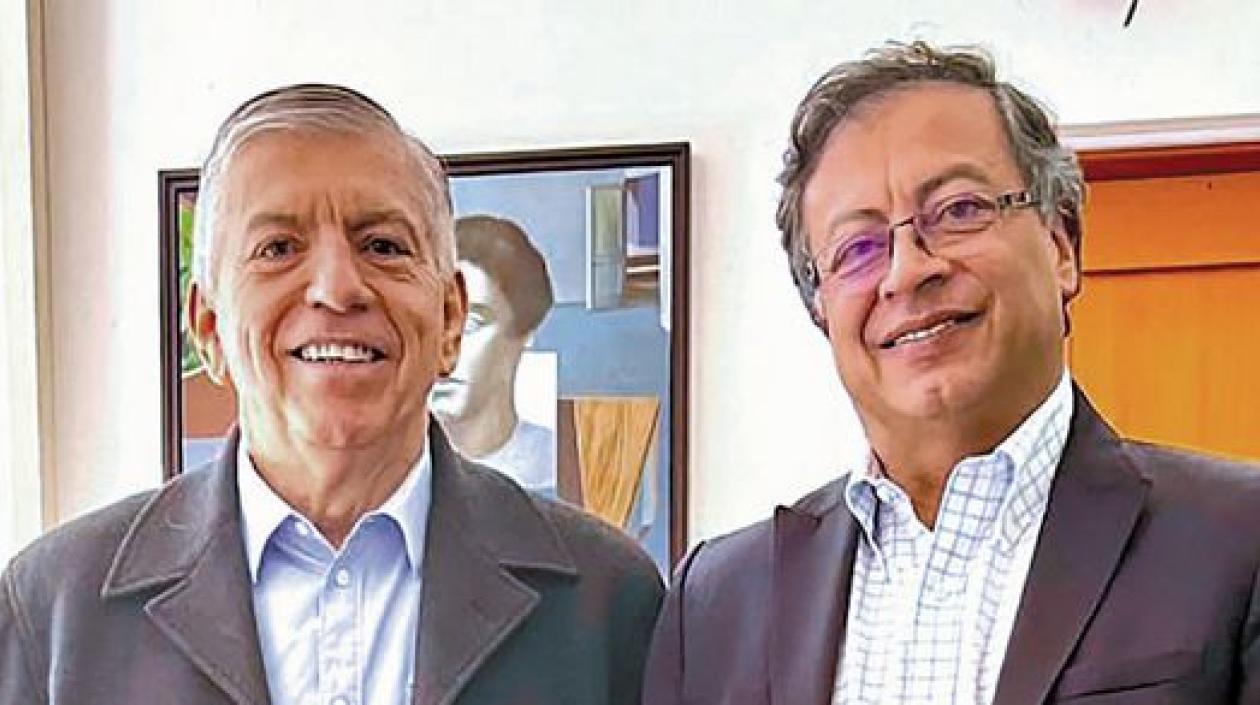 César Gaviria Trujillo y Gustavo Petro Urrego.