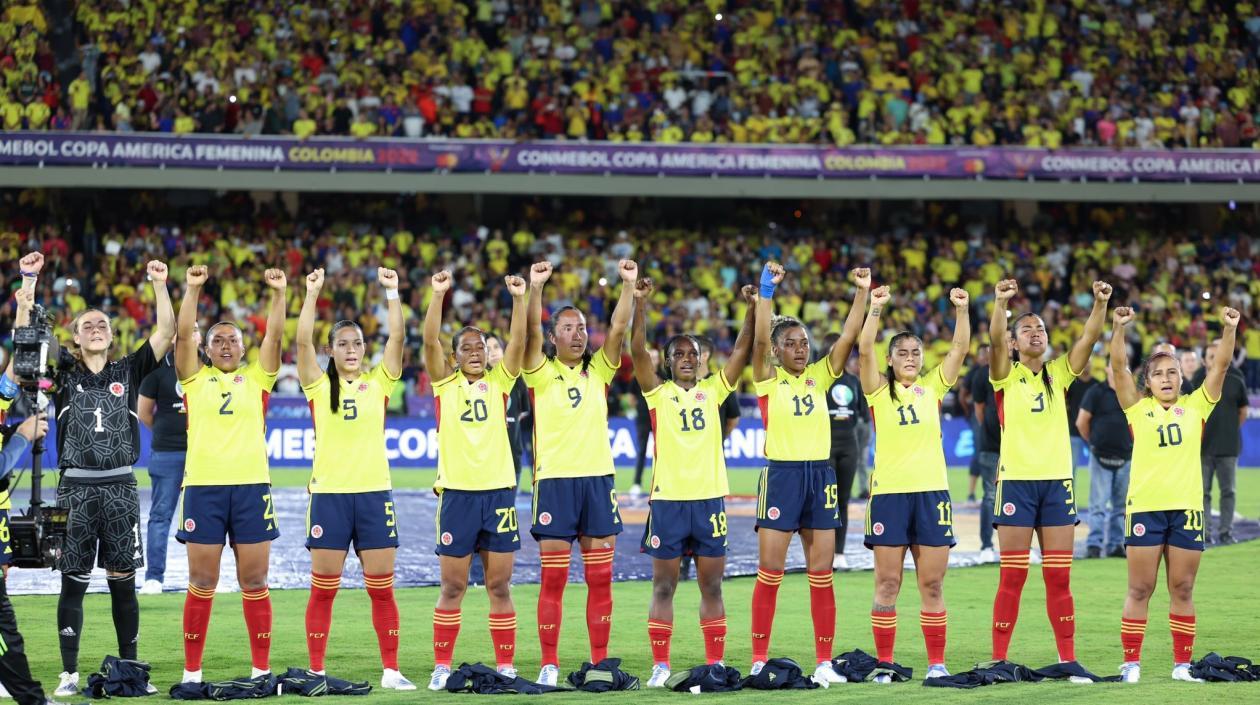 Jugadoras de Colombia protestan. 