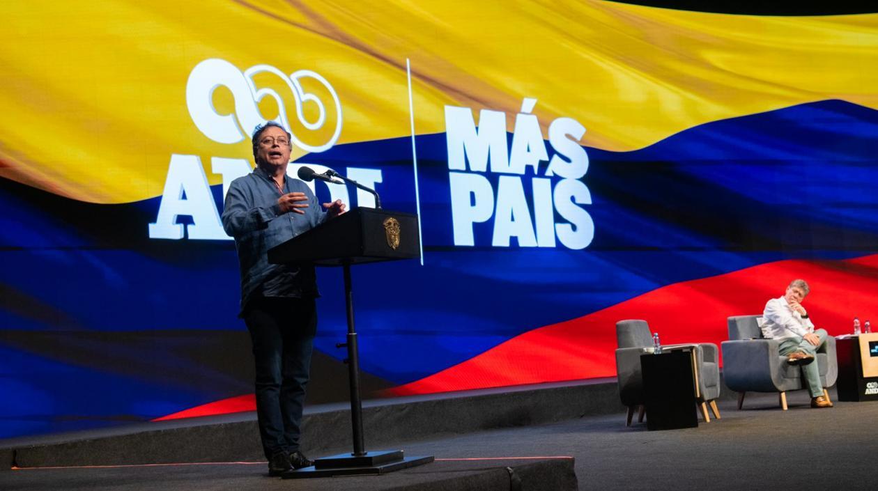El Presidente Gustavo Petro habla a industriales de la Andi reunidos en Cartagena