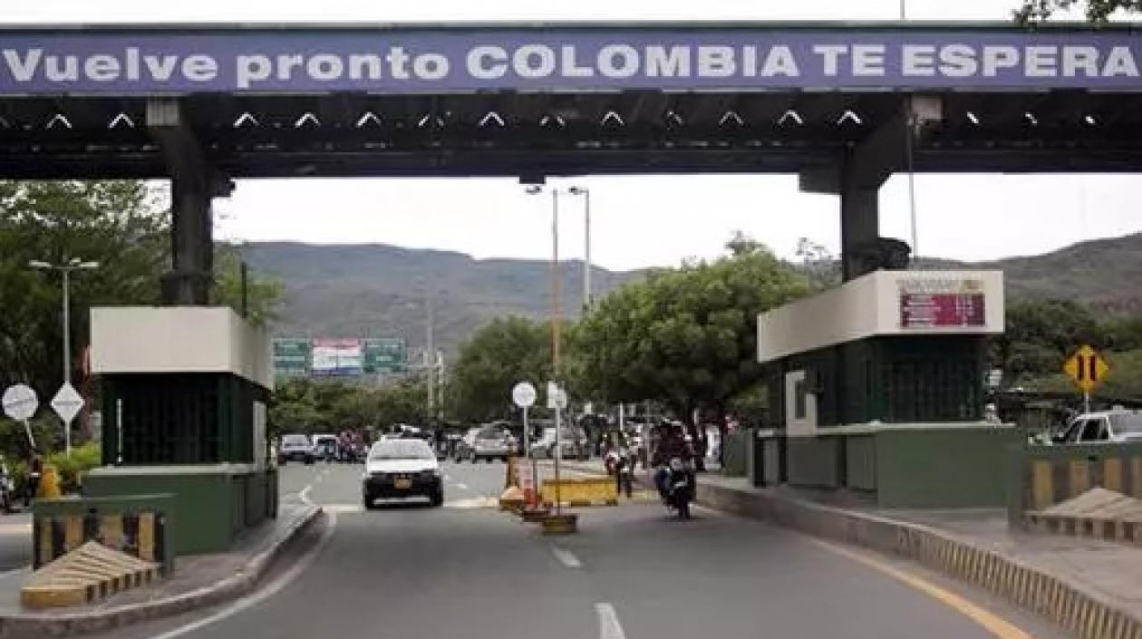 Puente zona de frontera por Cúcuta.