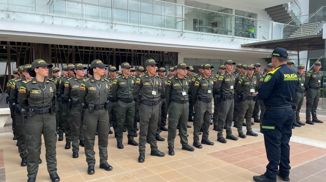 Uniformados al servicio del comando de Policía de Cartagena.