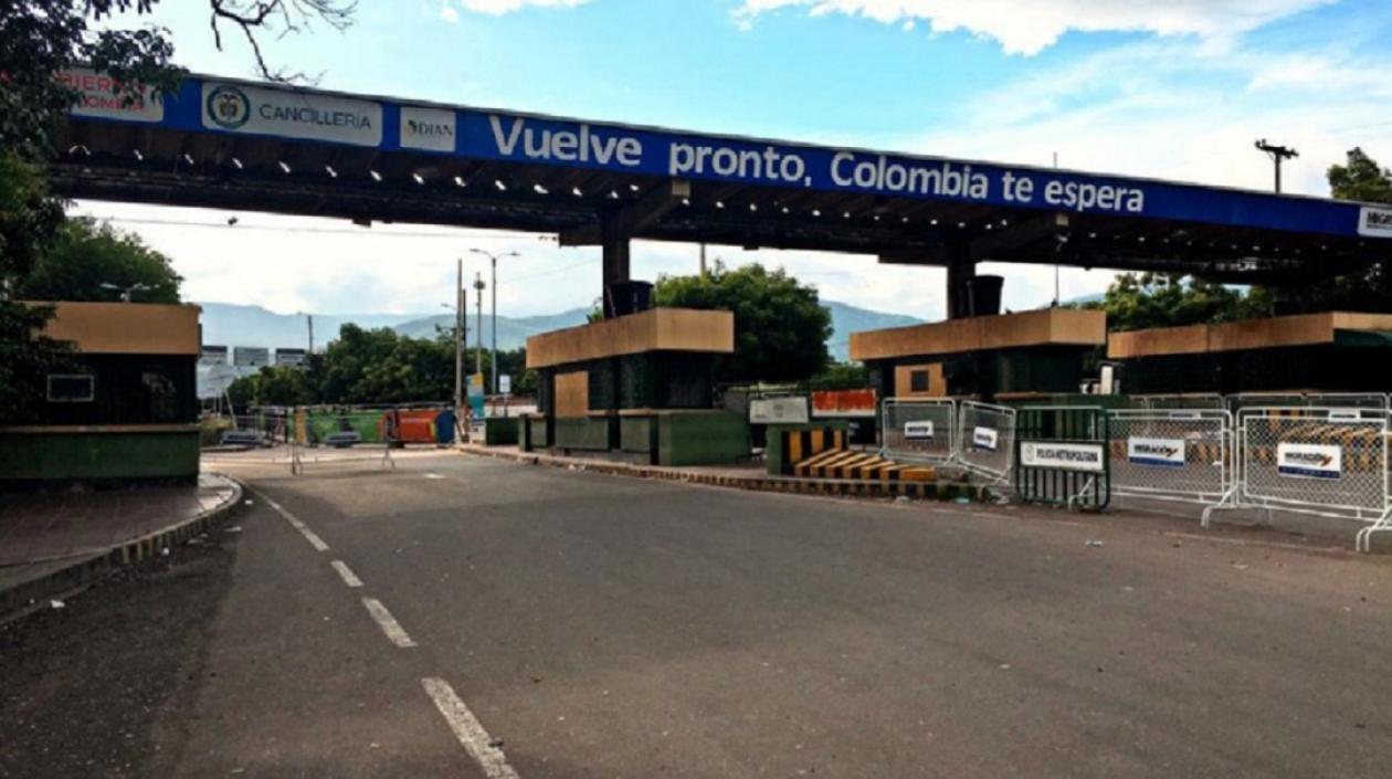 Puente Simón Bolívar, frontera con Venezuela.