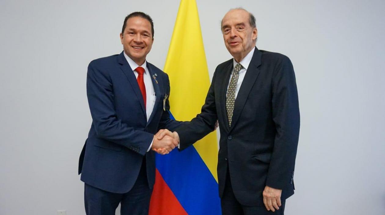 El canciller de Venezuela, Carlos Faría y el de Colombia, Álvaro Leyva.