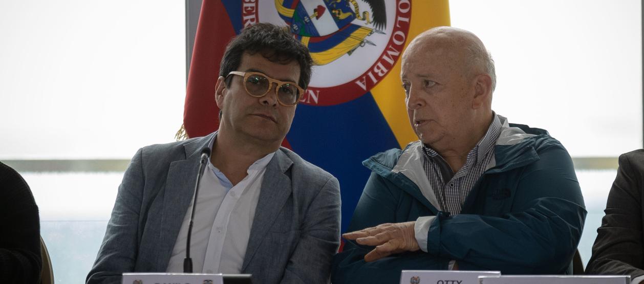 Alto comisionado para la Paz, Danilo Rueda y el jefe del equipo negociador del Gobierno con la guerrilla del ELN, Otty Patiño. 